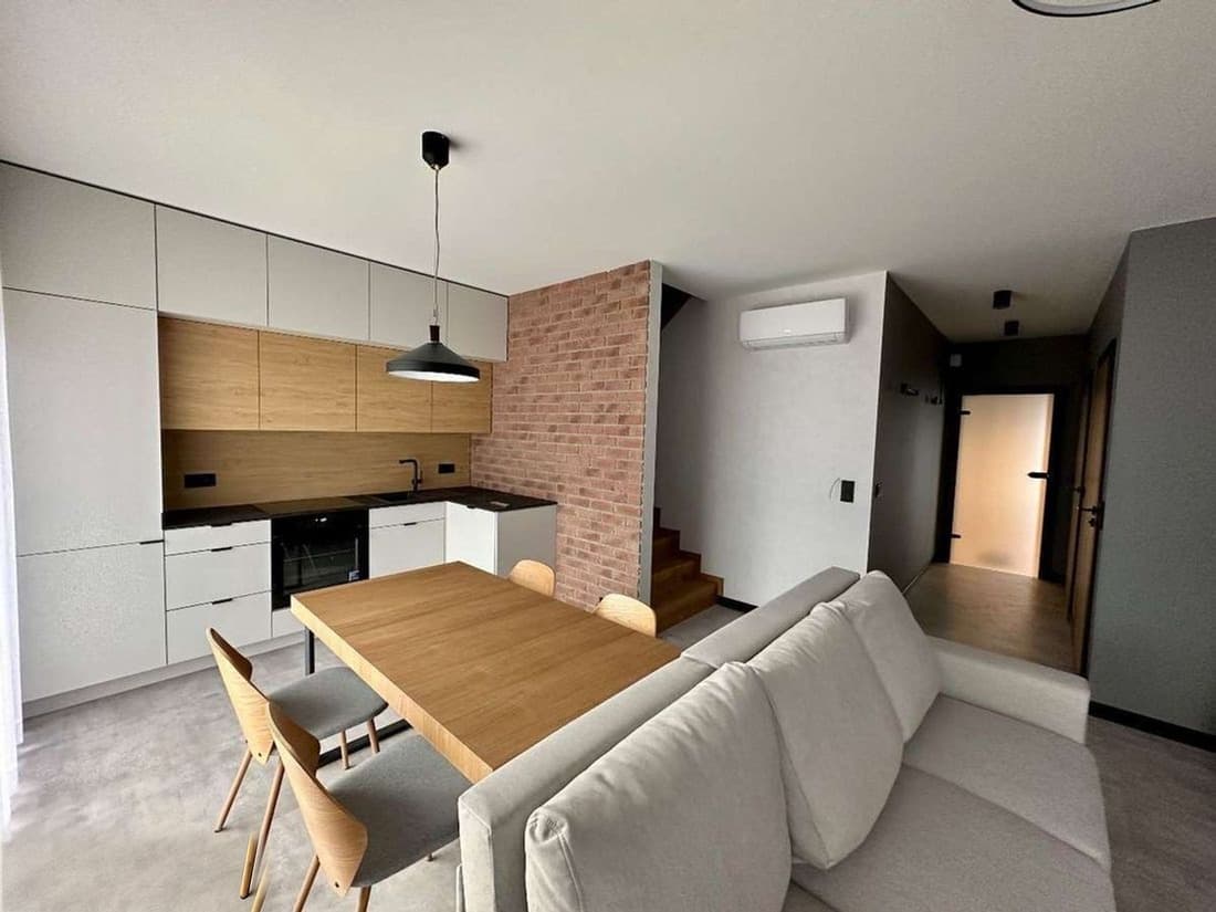 Directly, 4 rooms, garden, air conditioning, garage, 15 min from the center