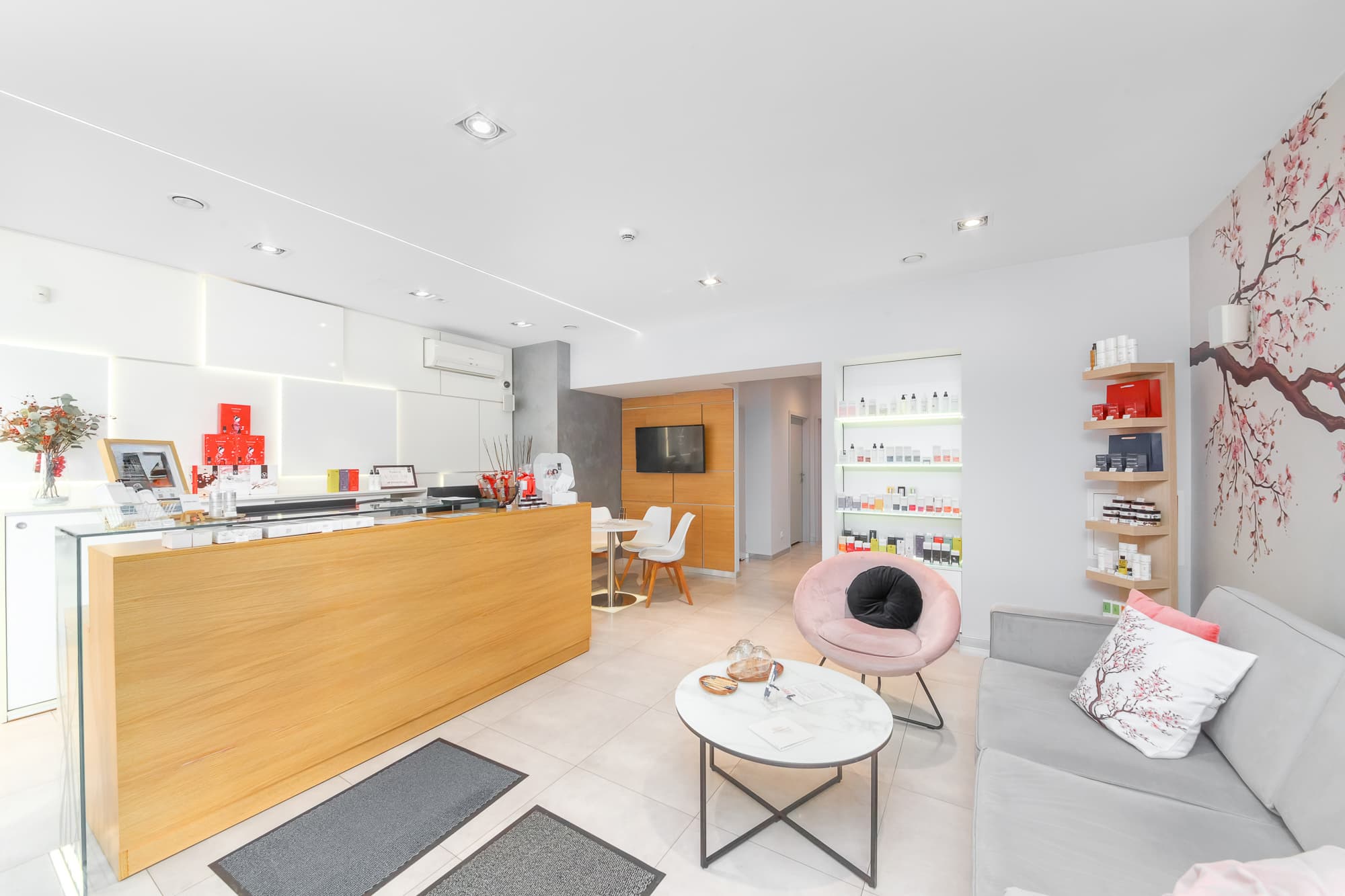 Lokal na sprzedaż w Krzykach, 7 pokoi, 217,6 m²