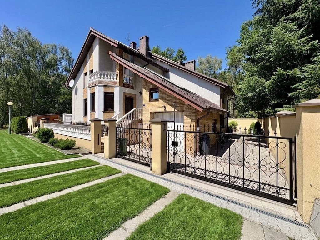 Casa - 8 habitaciones - 358 m² - c. Wołodyjowskiego Zielona Góra