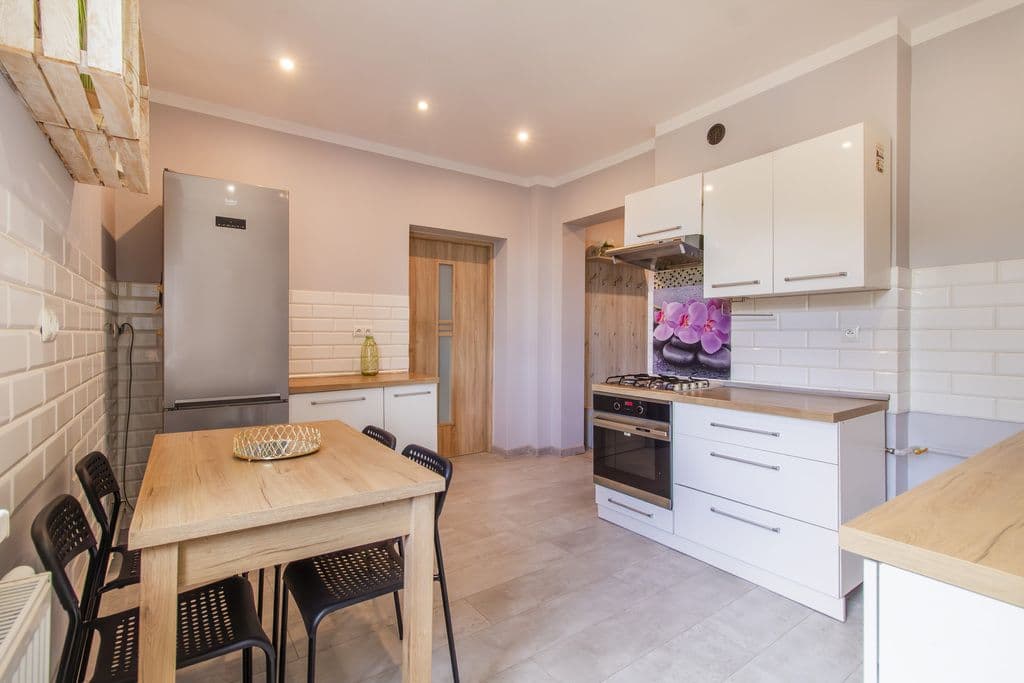 Espacioso piso de 6 habitaciones en ul. Partyzantów, Żary - 111 m²
