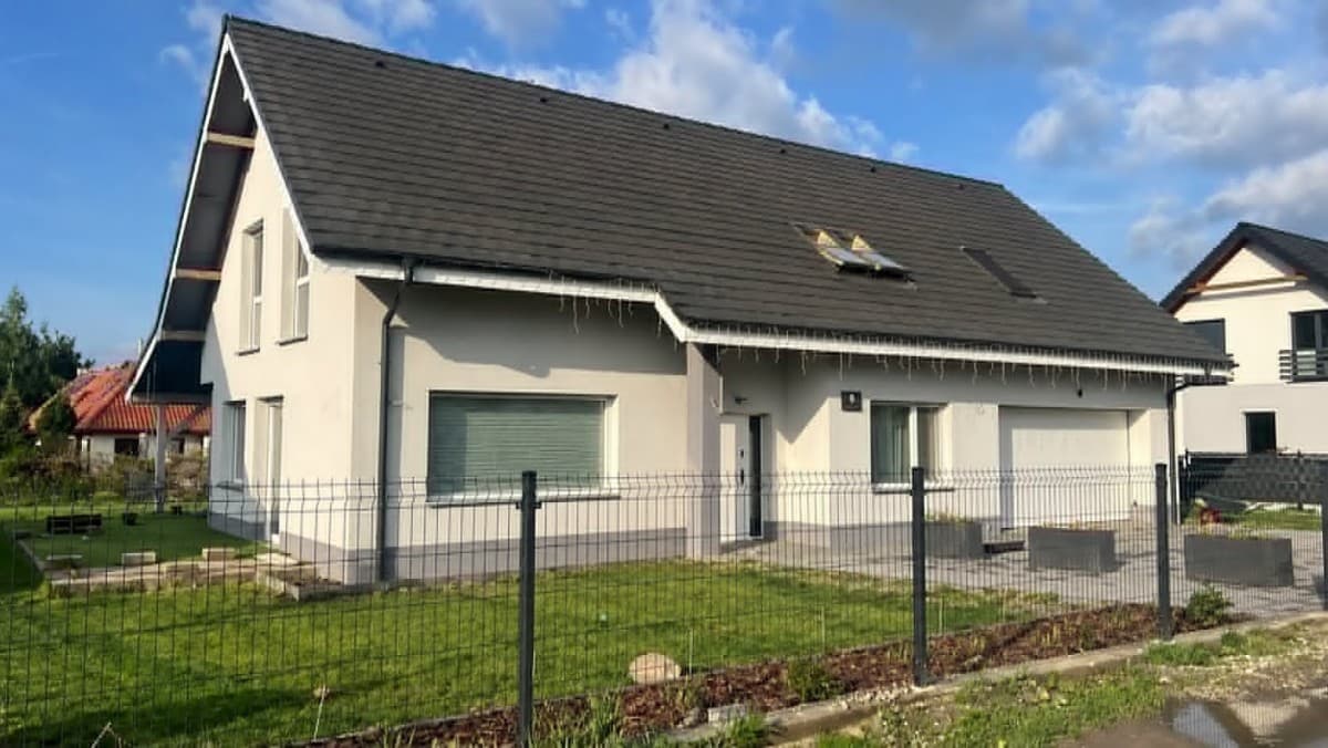 Будинок - 6 кімнат - 238 м² - вул. Перлова Пісаржовиці