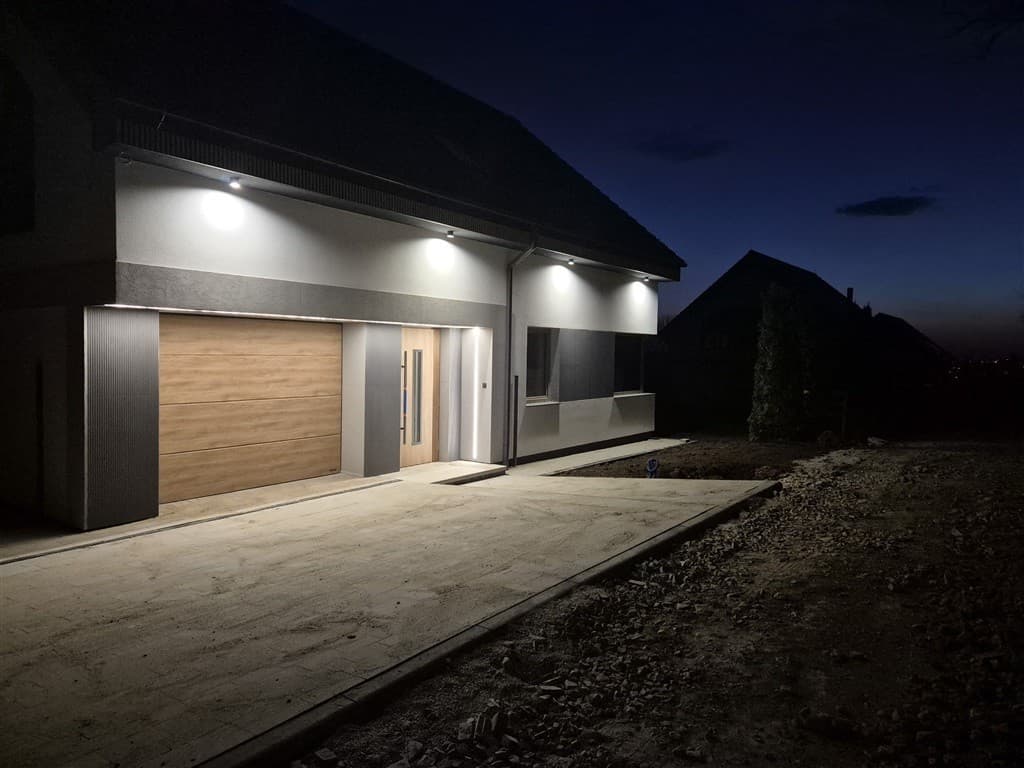 Casa - 5 stanze - 253 m² - Chorągwica