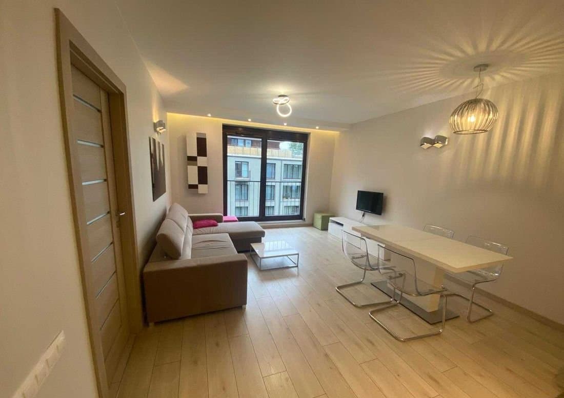 Stylish 2-Room Apartment for Rent in Śródmieście, 57 m²